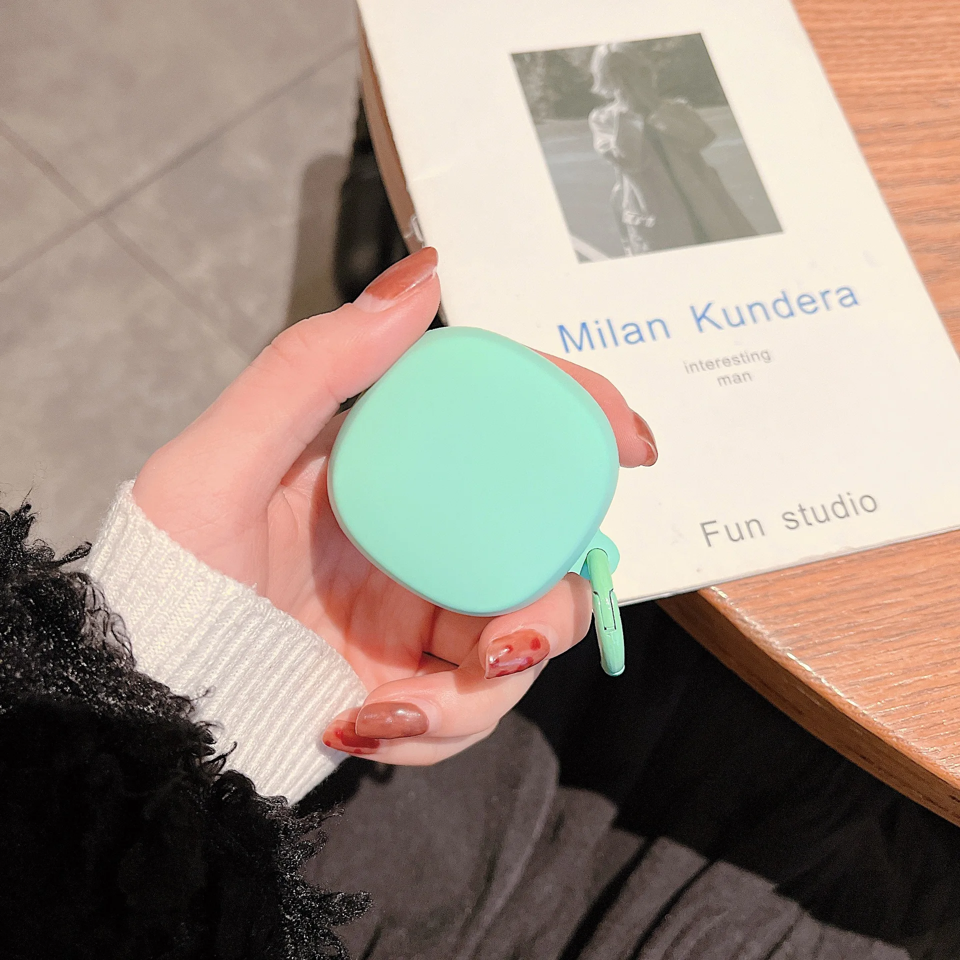 Capa de Silicone Colorido para Fone WM01 e WM02 - Imagem 13