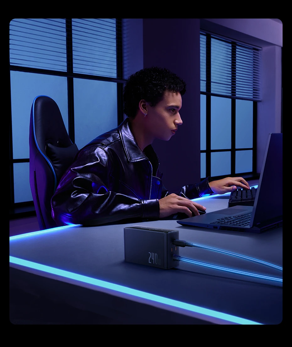 1. Saída de Porta Única de 240W DC para Experiências Gaming Inigualáveis – Carregador Inteligente Digital Ultra Rápido GaN 240W